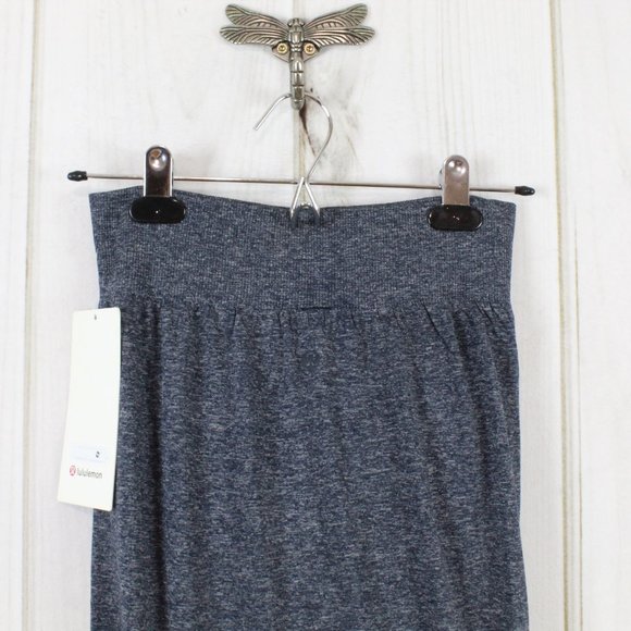LULULEMON Boulevard Bliss Skirt Size 8 - Picture 5 of 10